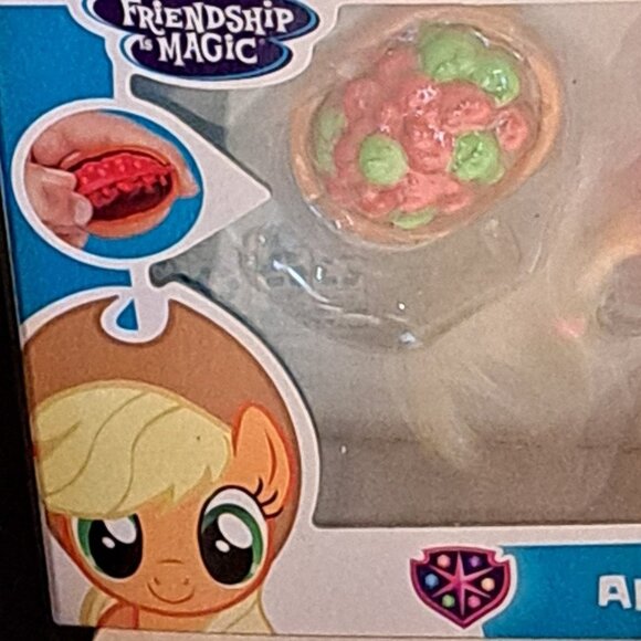 NIB new in box my little pony g4 fim Applejack with saddle, hat and apple basket - Picture 4 of 4